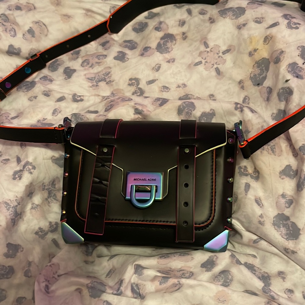 Michael Kors Manhattan Contrast Trim Leather Crossbody